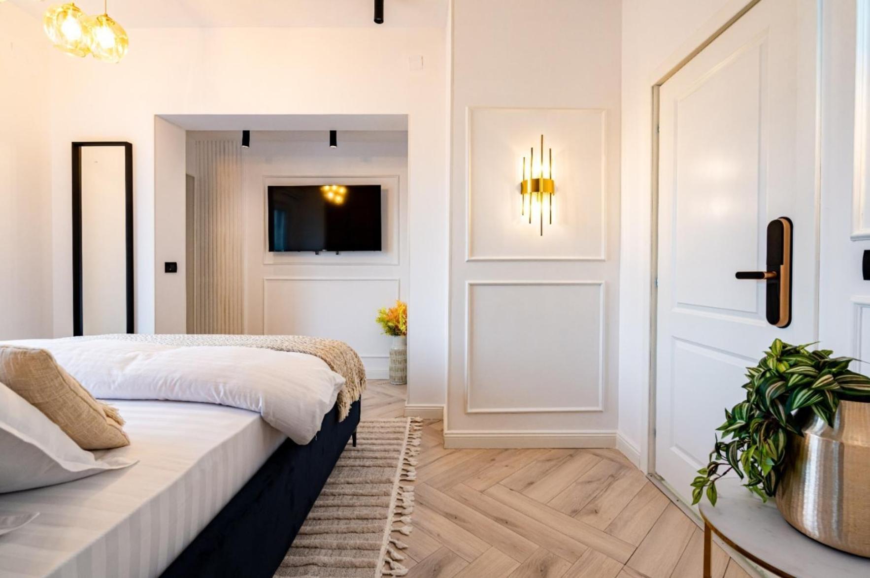 Royal - Luxury Apartment B - Old City - Victoriei Bucarest Extérieur photo